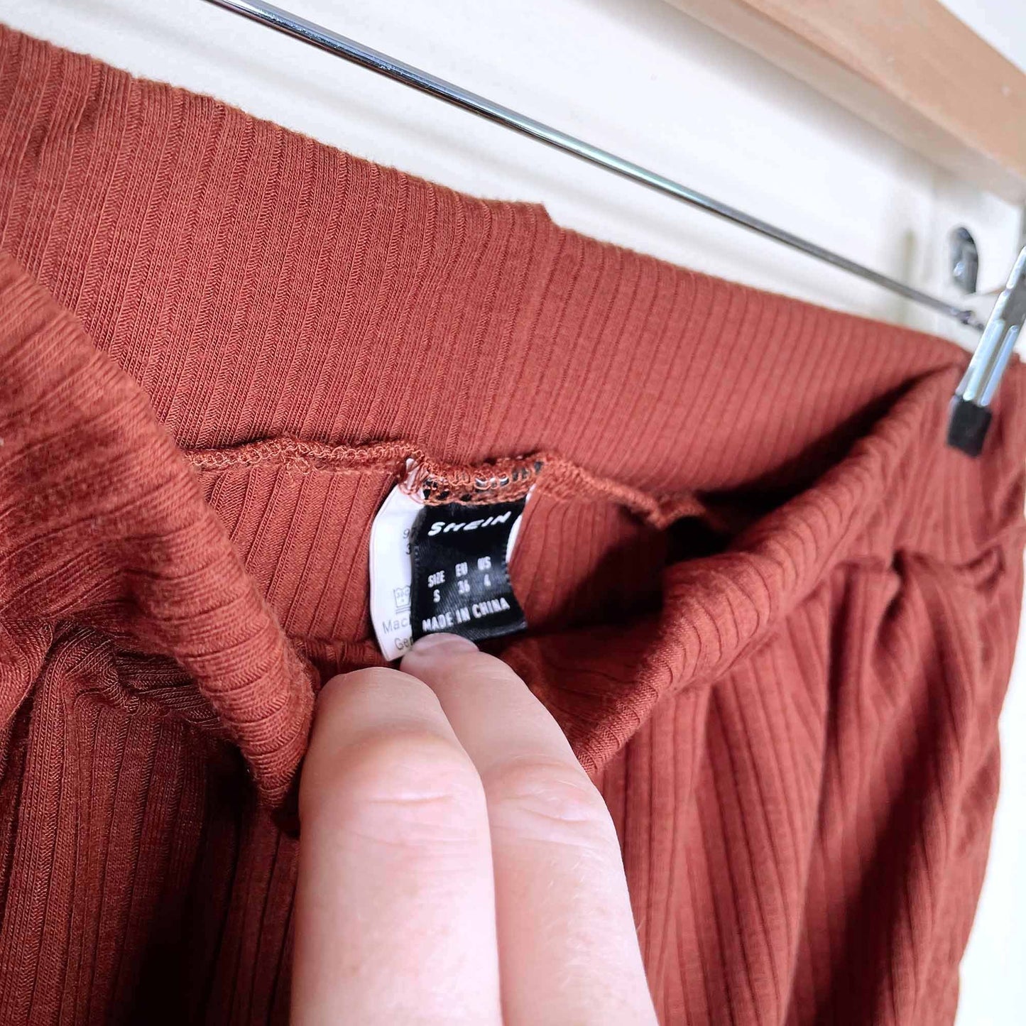 shein drawstring side ribbed knit shorts - size small