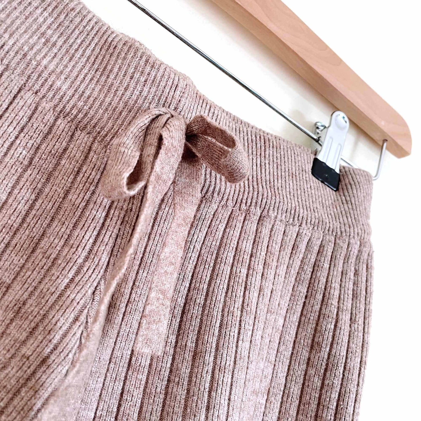 vintage ribbed knit tan lounge shorts - size small