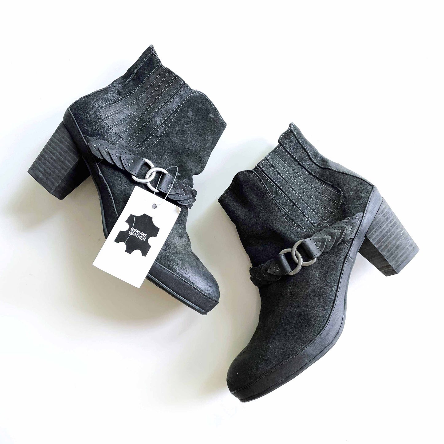 nwt sierra west suede harness ankle booties - size 9.5