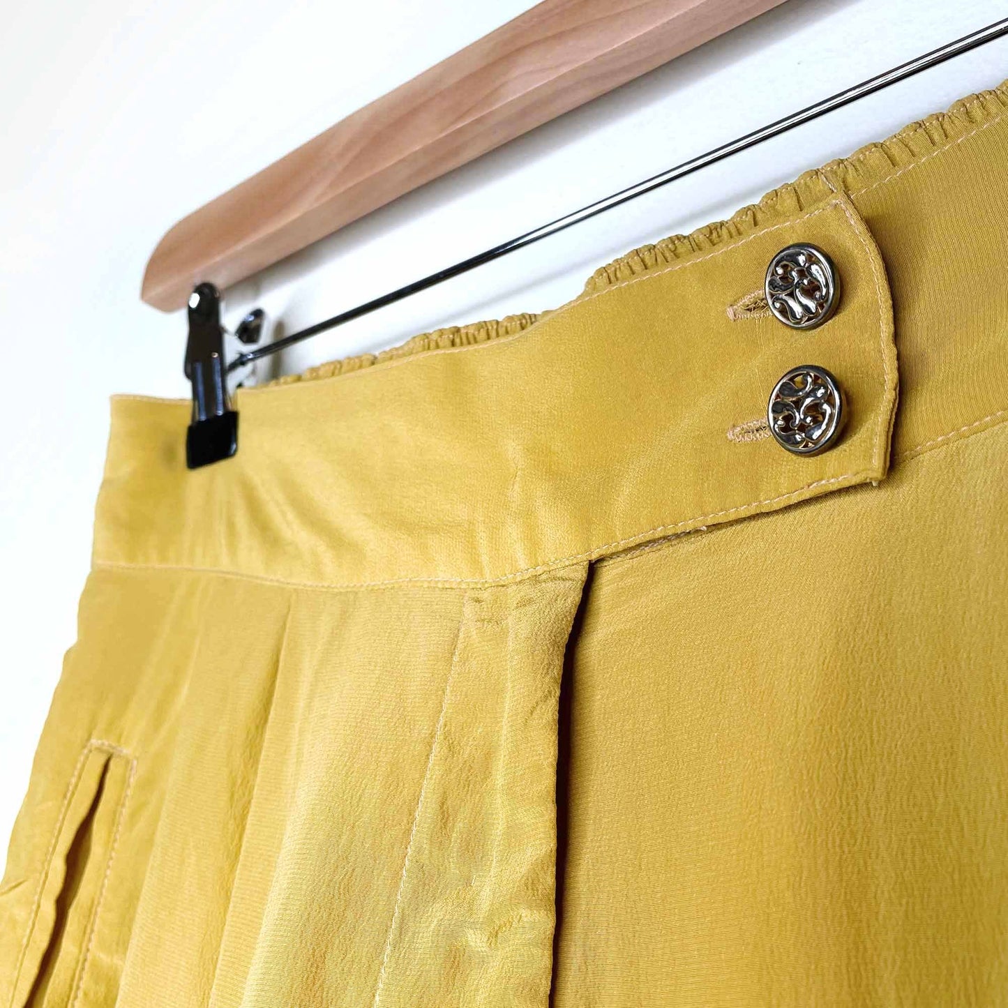 vintage silk collection yellow high rise trouser shorts - size medium