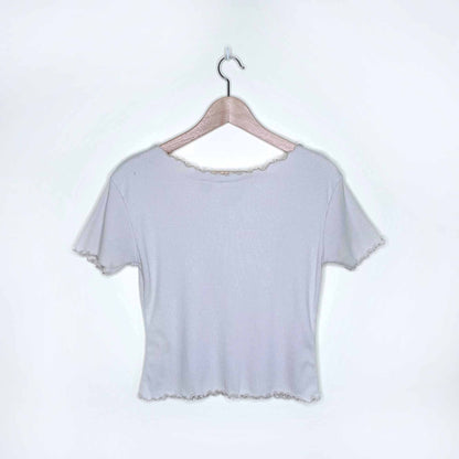 vintage basic style curly hem cropped ribbed tee - size medium