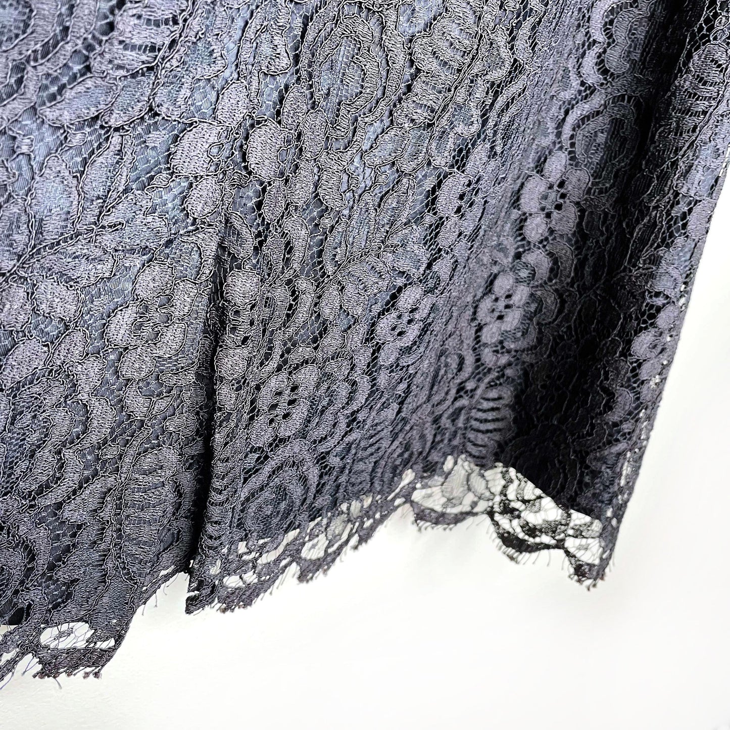vintage black lace high rise pencil skirt - size xs
