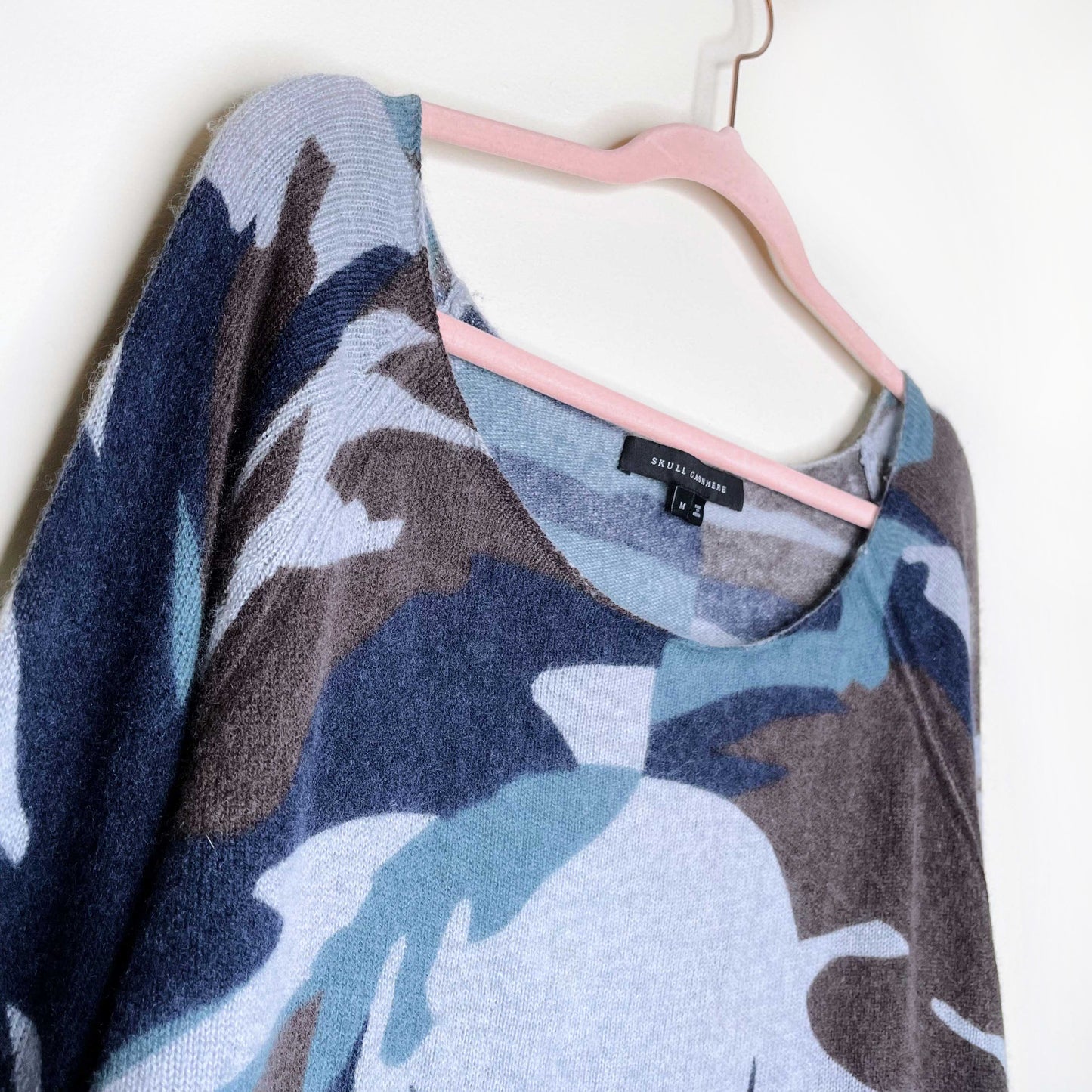 skull cashmere scout camo print skull sweater - size medium