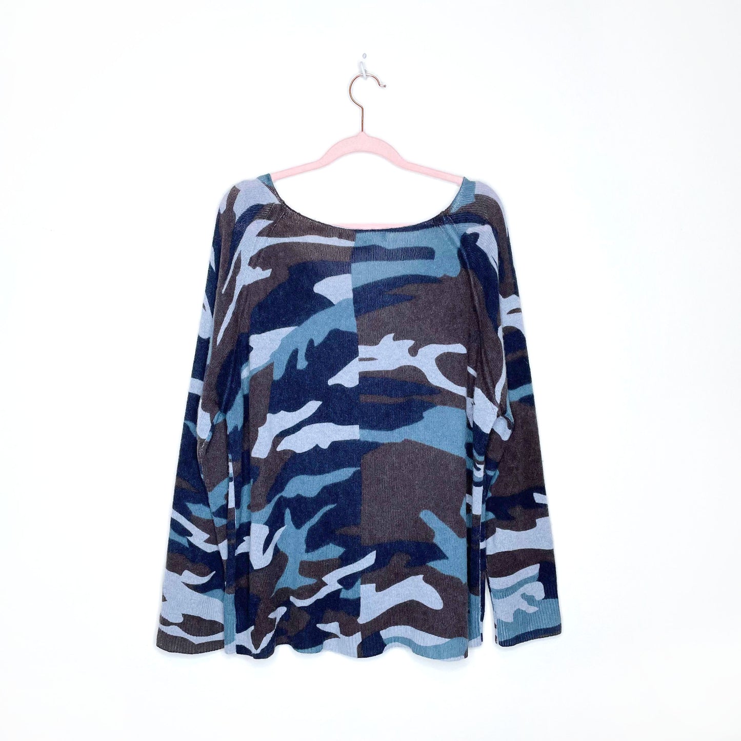skull cashmere scout camo print skull sweater - size medium