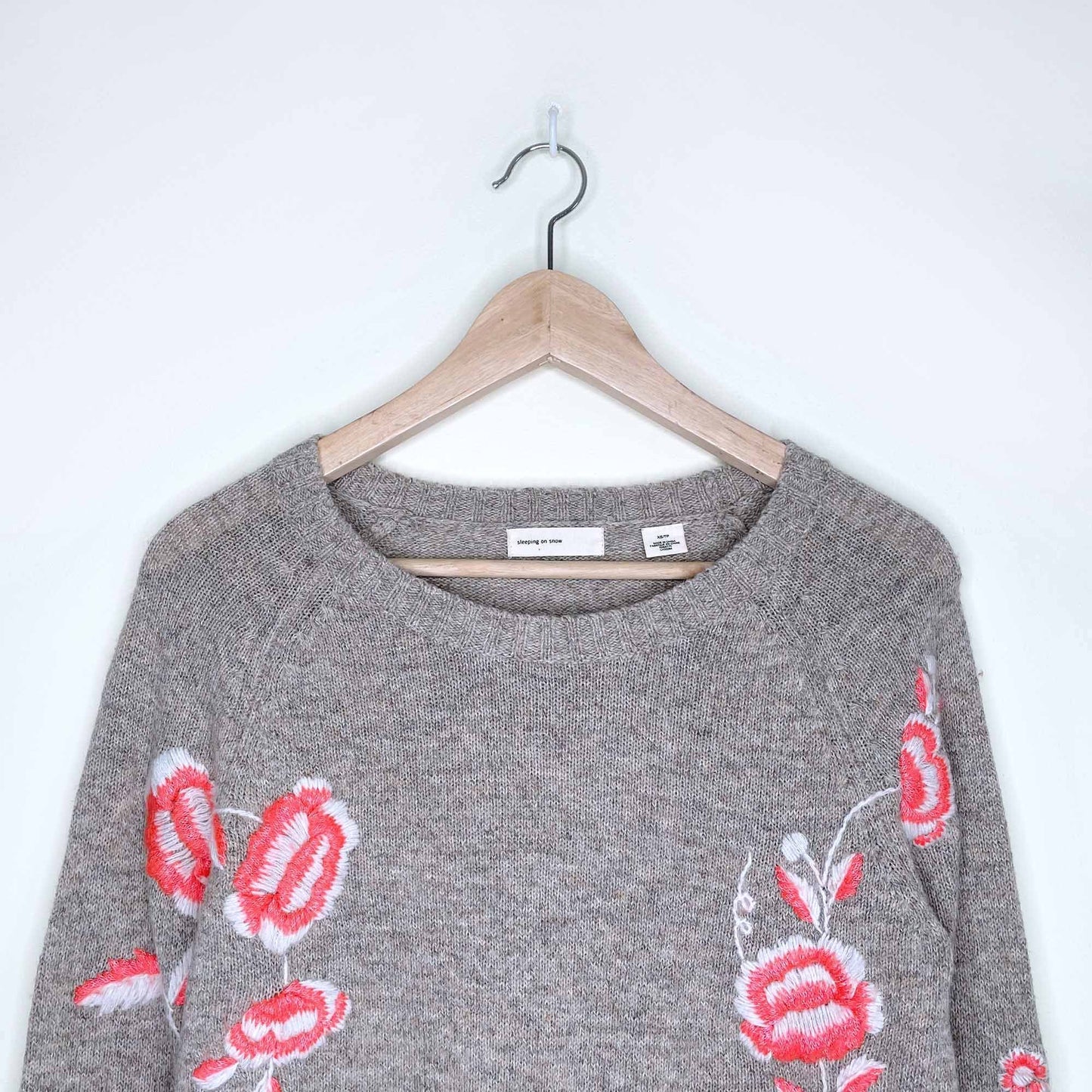 sleeping on snow floral embroidered wool-blend sweater - size xs