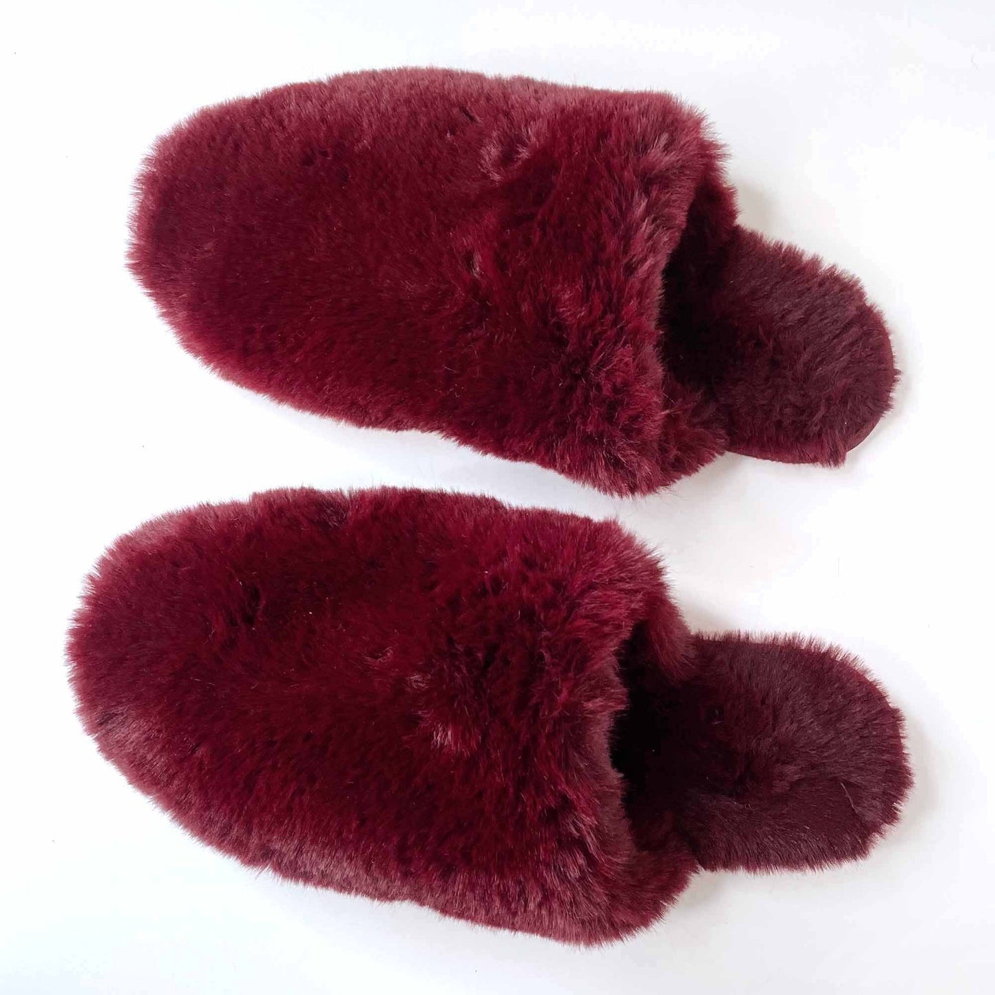 super soft fuzzy slippers - size 11/12