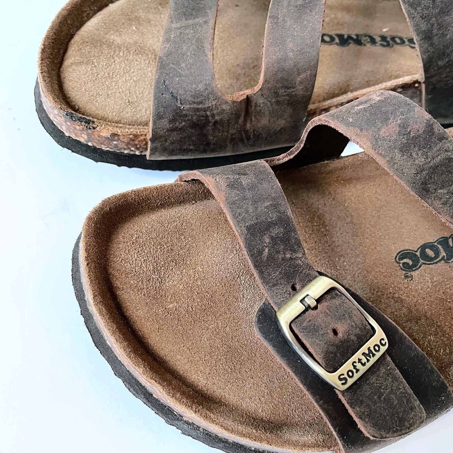 softmoc strappy brown leather cork sandals - size 9