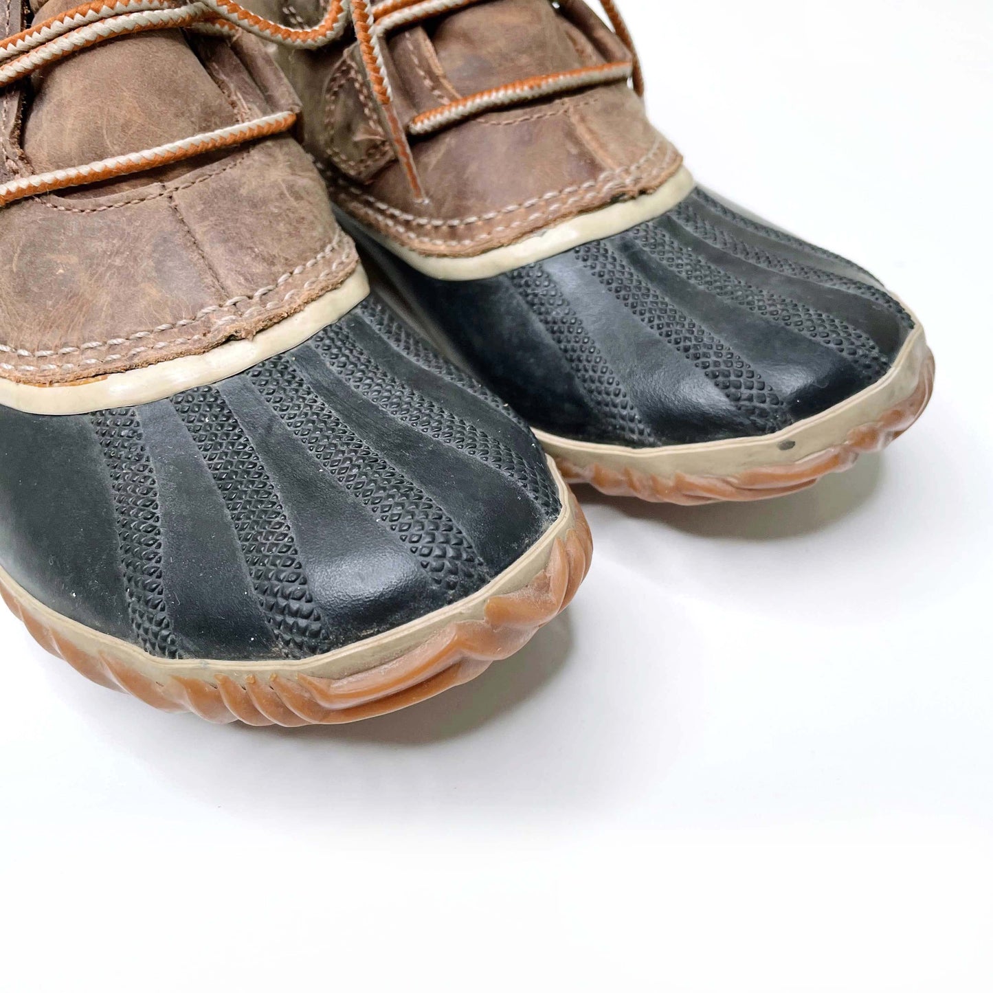 sorel out n about waterproof chelsea duck boot - size 8