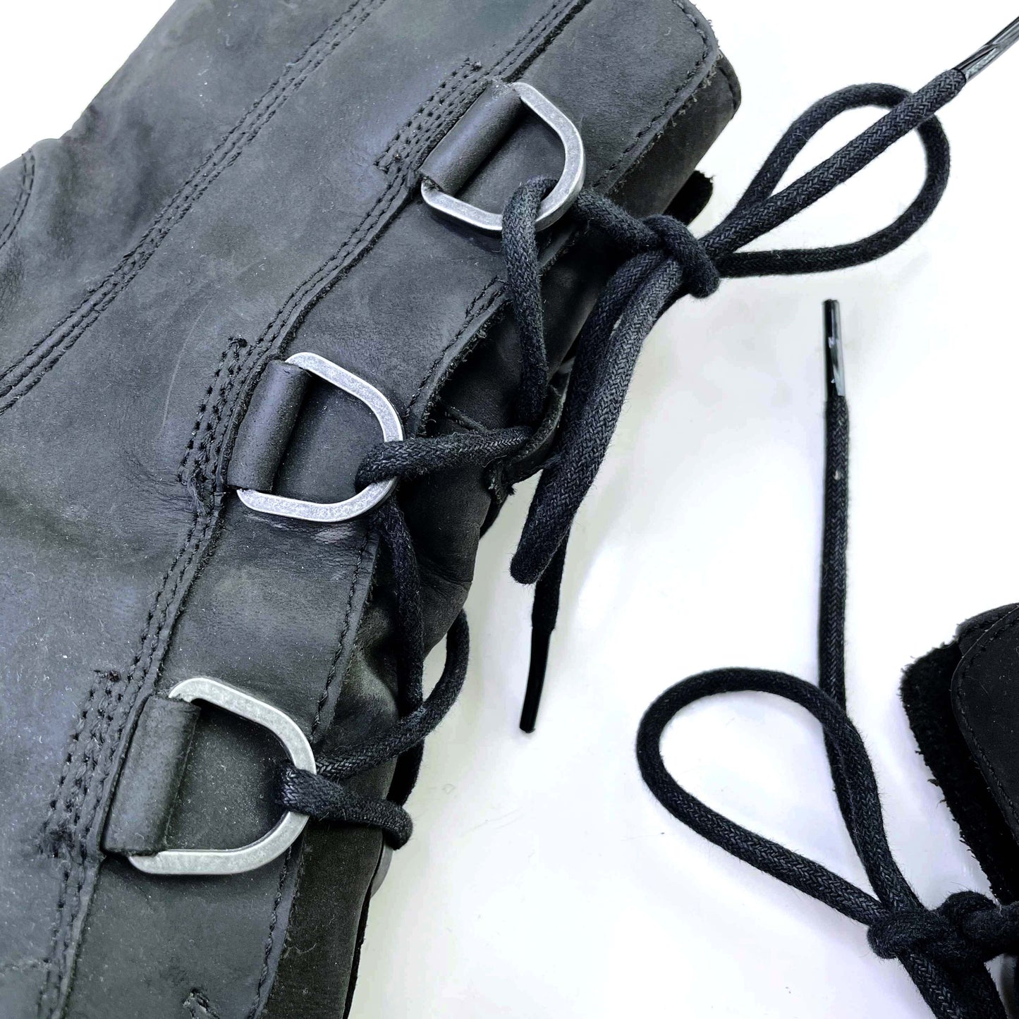 sorel black leather joan of arctic II wedge boots - size 8