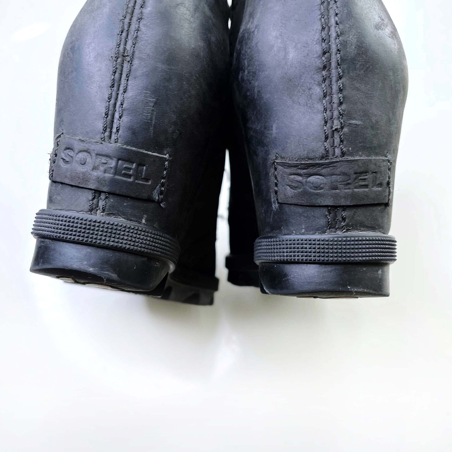 sorel black leather joan of arctic II wedge boots - size 8
