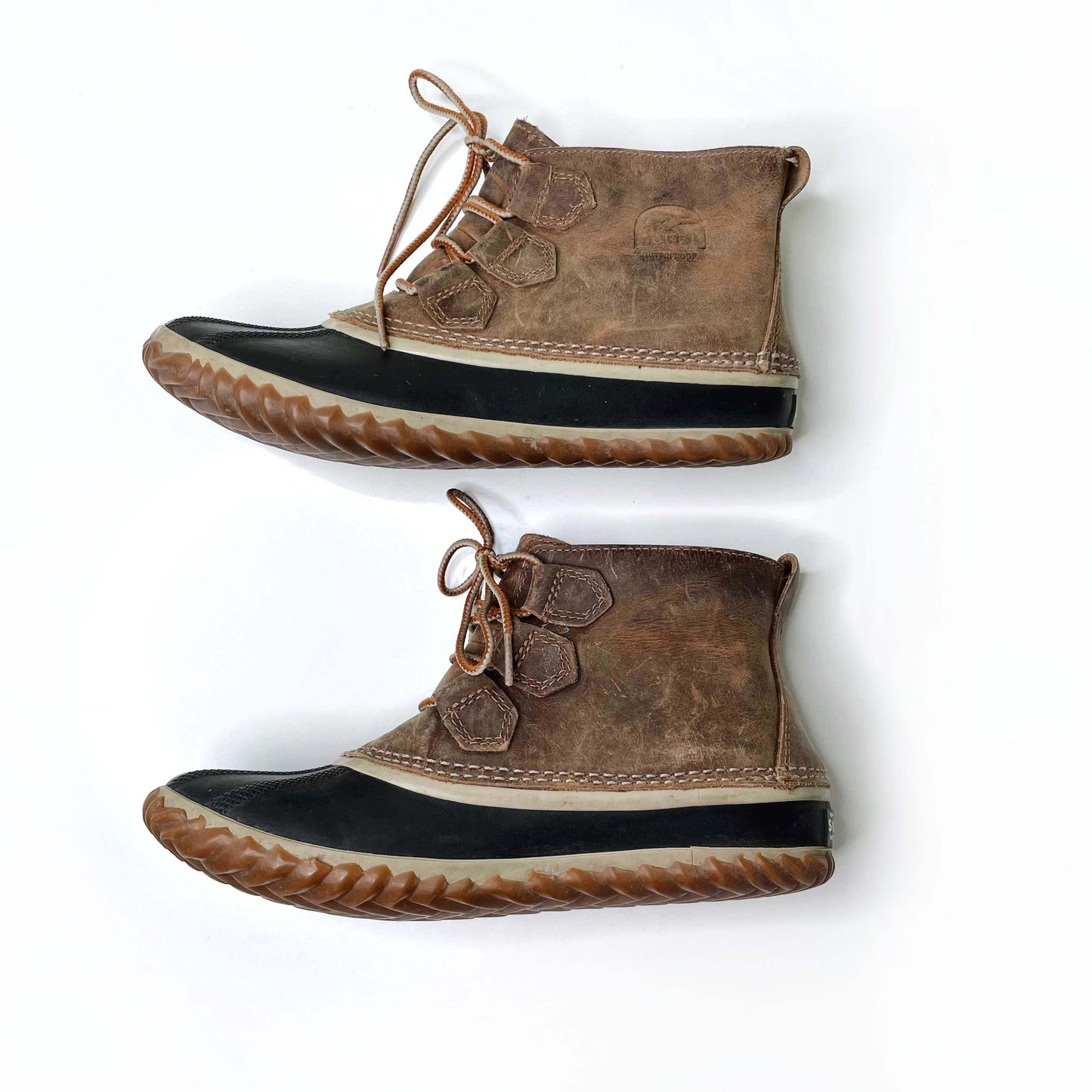 sorel out n about waterproof chelsea duck boot - size 8