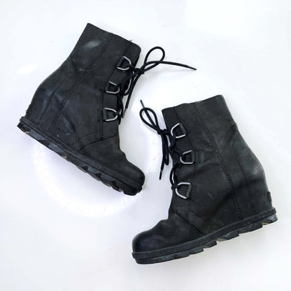 sorel black leather joan of arctic II wedge boots - size 8