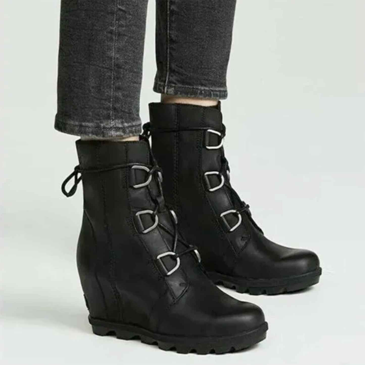 sorel black leather joan of arctic II wedge boots - size 8