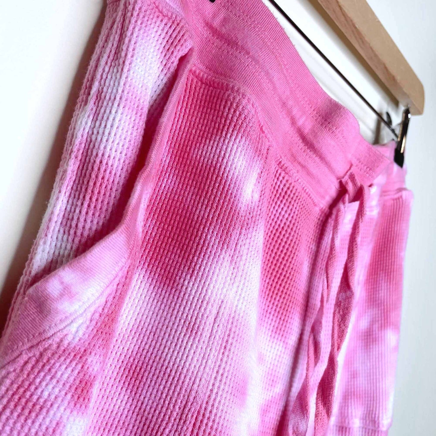 splendid pink tie-dye waffle jogger set - size sm/large
