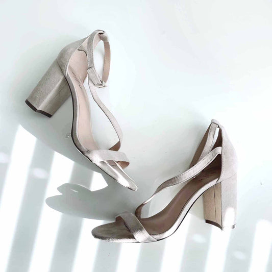 call it spring tayvia vegan block heel sandal - size 6