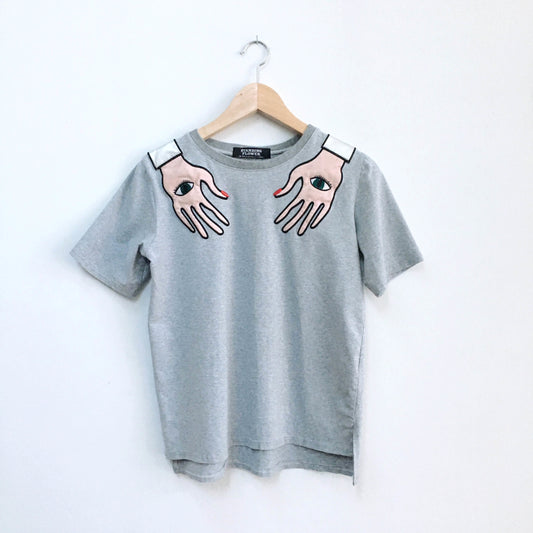 Standing Flower leather hands tee - size Medium
