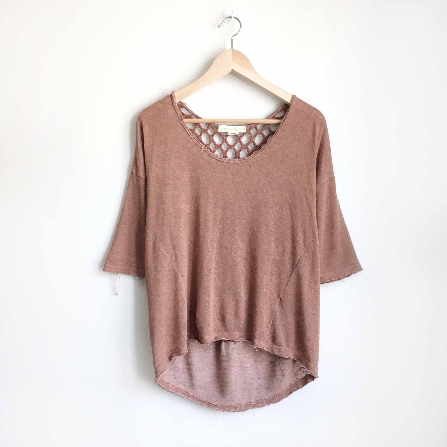 Staring at Stars crochet back linen tee - size Small