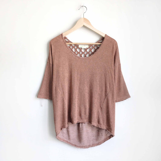 Staring at Stars crochet back linen tee - size Small