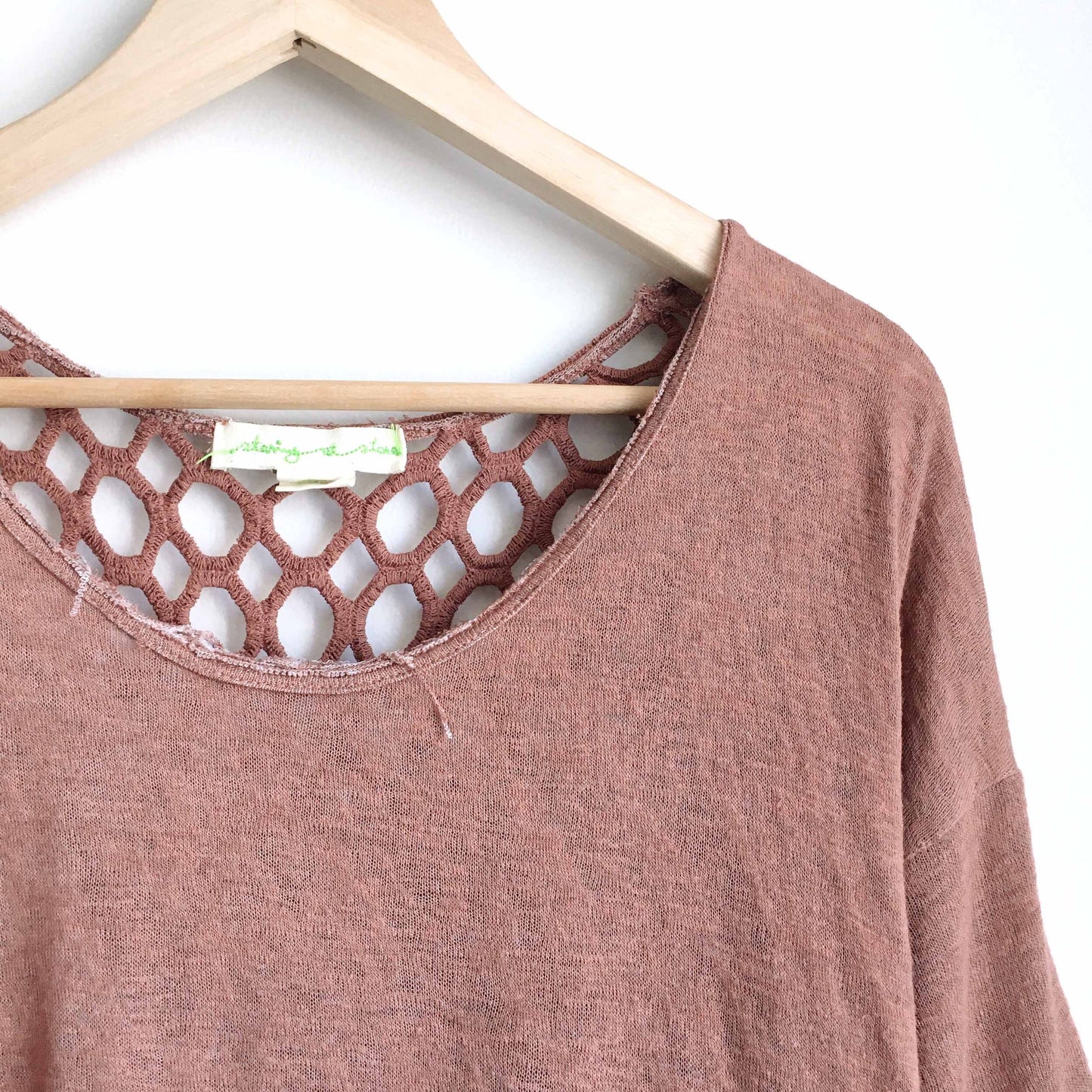 Staring at Stars crochet back linen tee - size Small