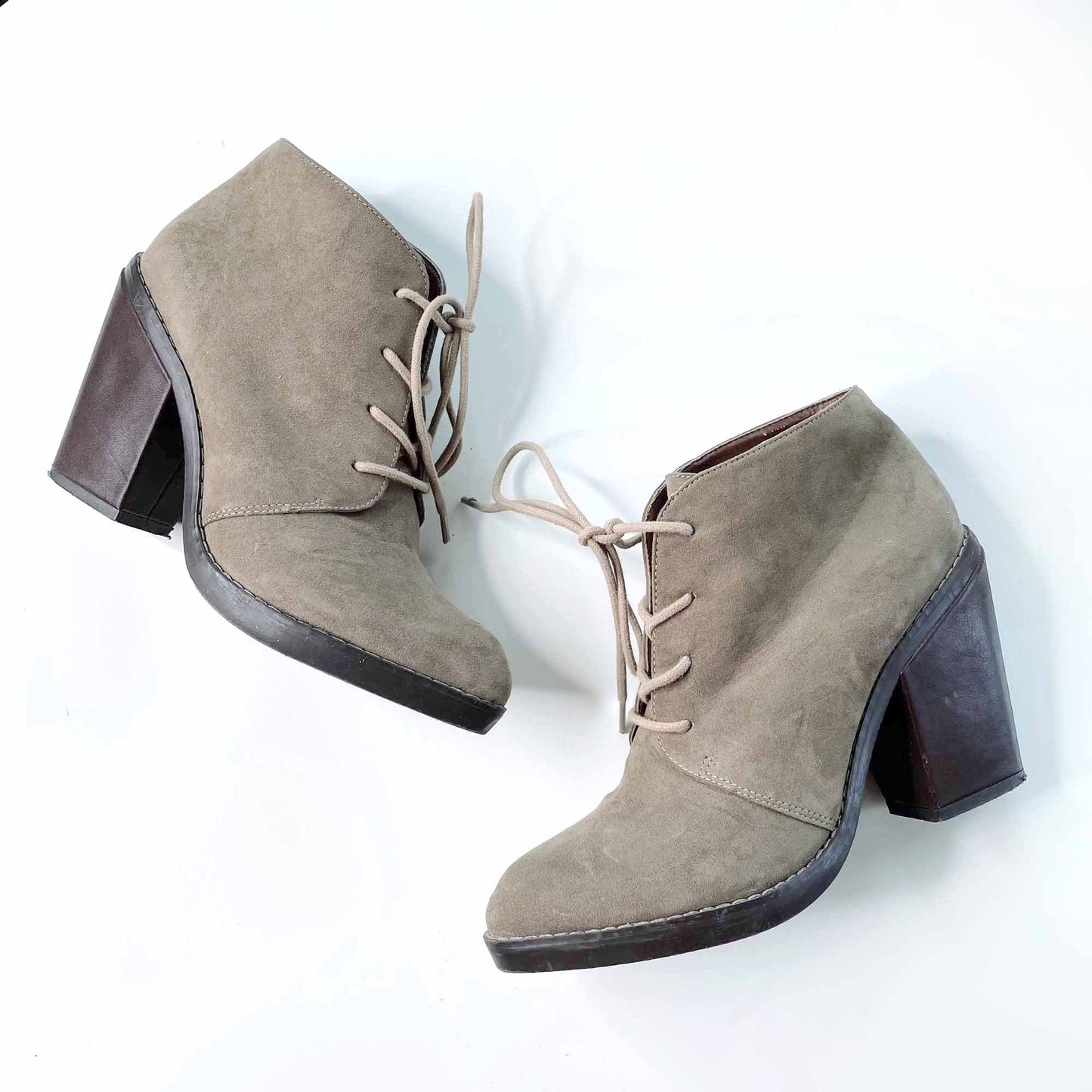 steve madden jaysoni vegan suede lace-up ankle boot - size 8