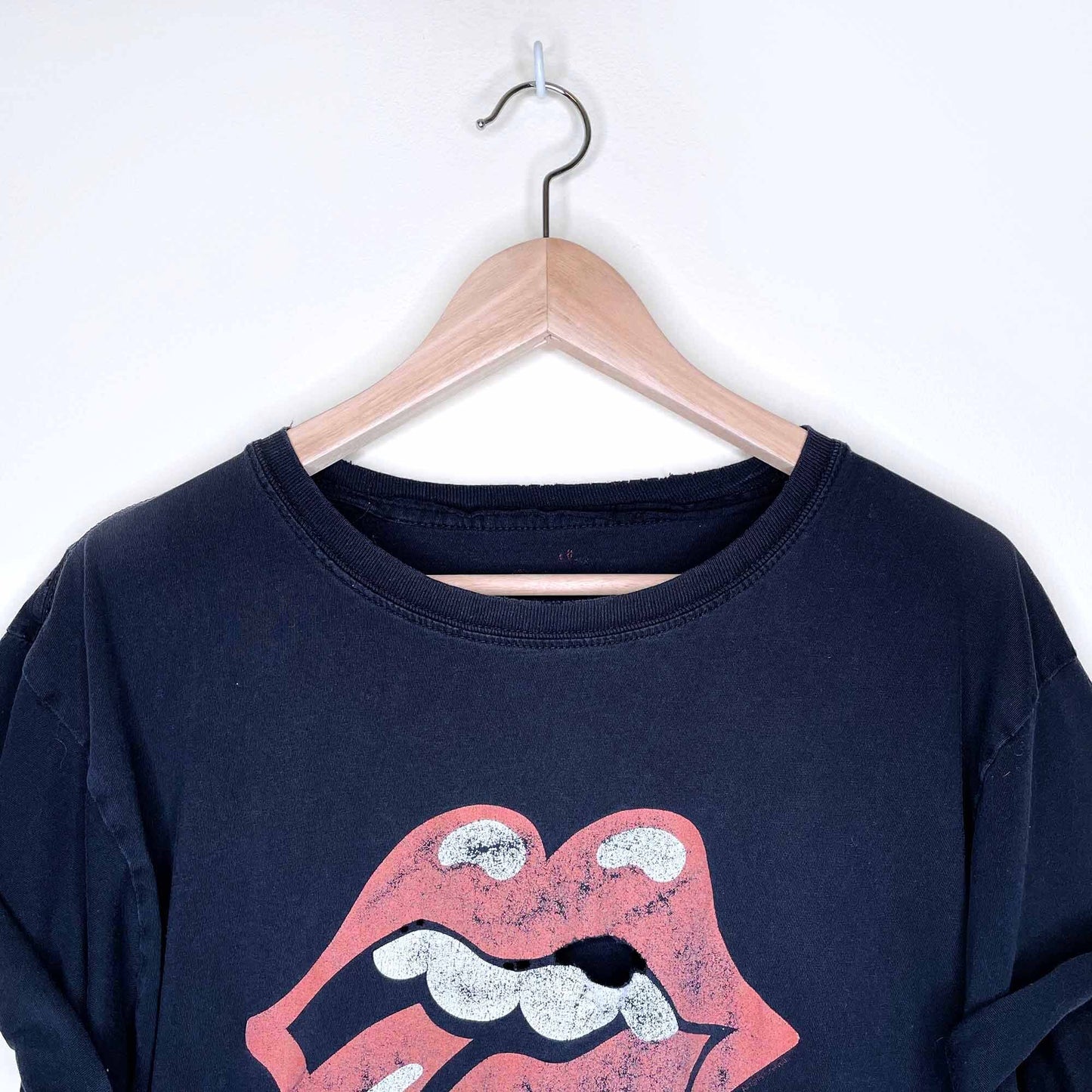 Rolling Stone distressed band tee - size Medium