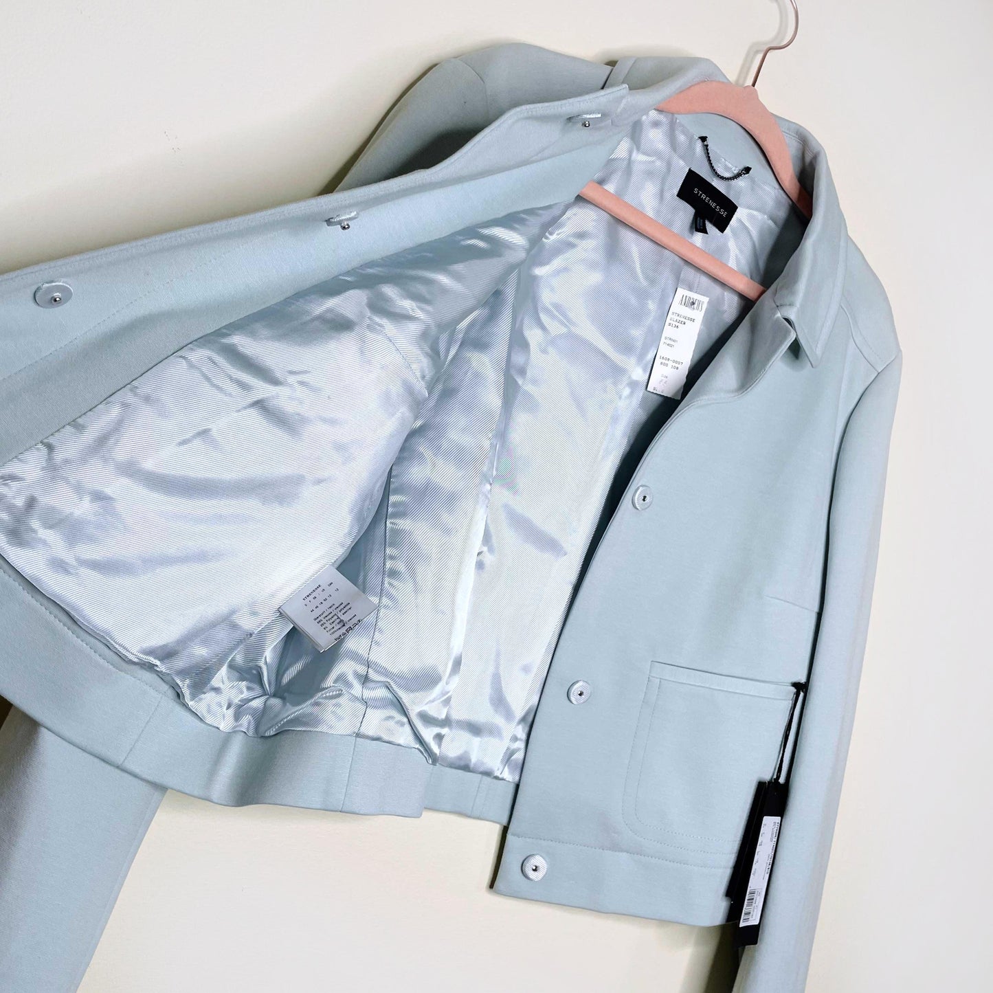 nwt strenesse light blue short snap button jacket - size 44