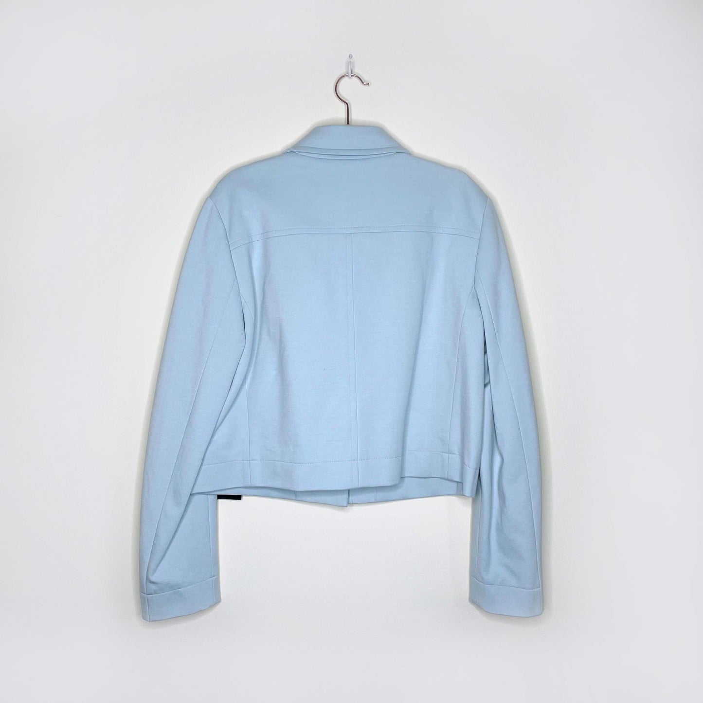 nwt strenesse light blue short snap button jacket - size 44