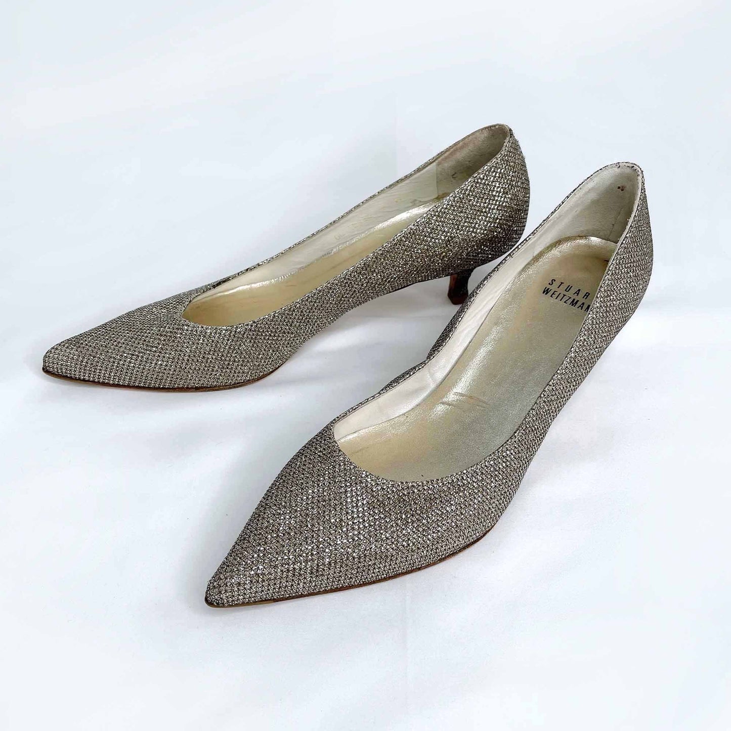 stuart weitzman poco platinum sparkly kitten heels - size 7