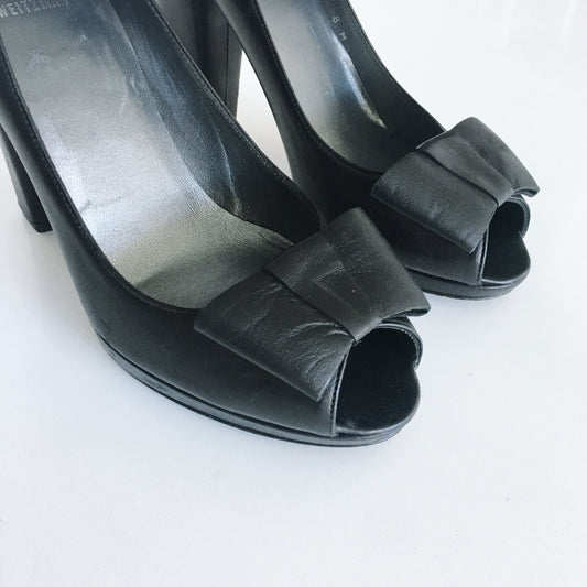 Stuart Weitzman Bowright Pumps - size 8