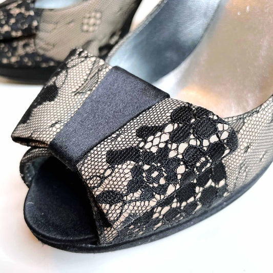 stuart weitzman lace peep toe bow pumps - size 5.5