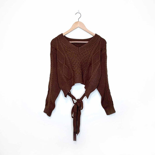 be bonita v-neck cropped cable kit tie-back sweater - size medium