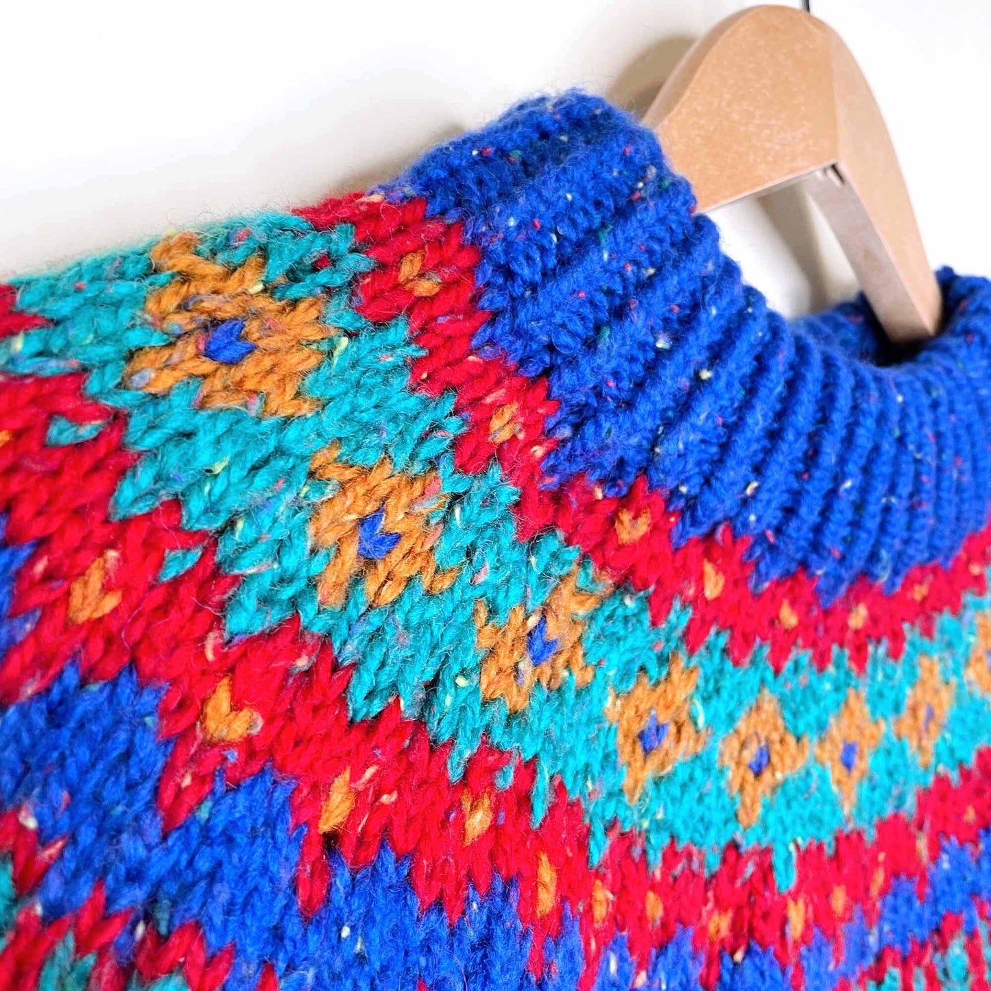 vintage hand-knit nordic crewneck pullover sweater - size medium