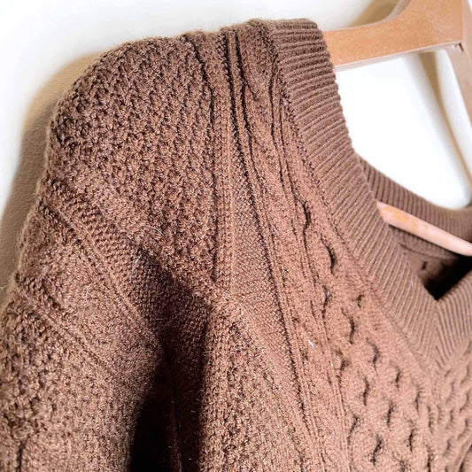 be bonita v-neck cropped cable kit tie-back sweater - size medium