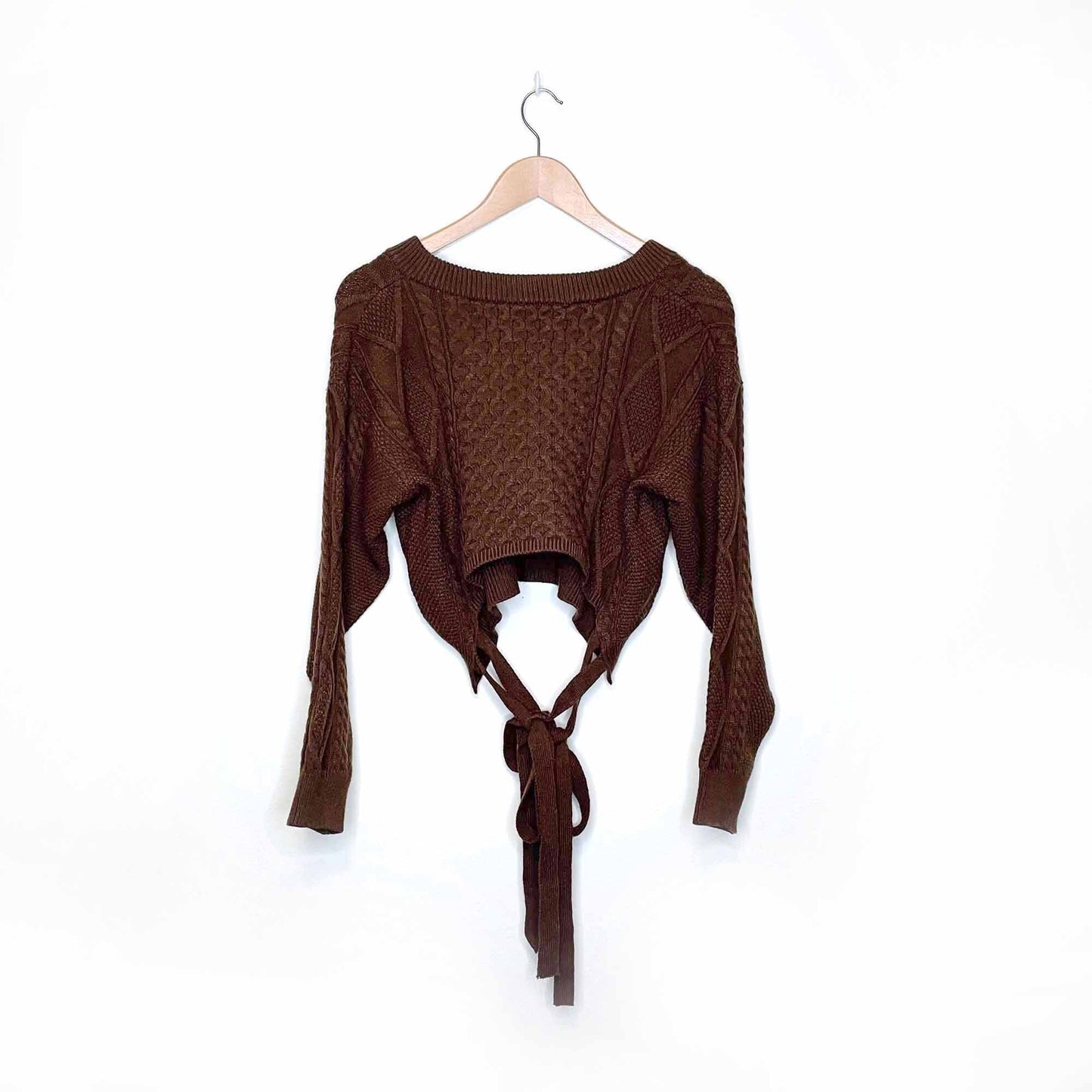 be bonita v-neck cropped cable kit tie-back sweater - size medium