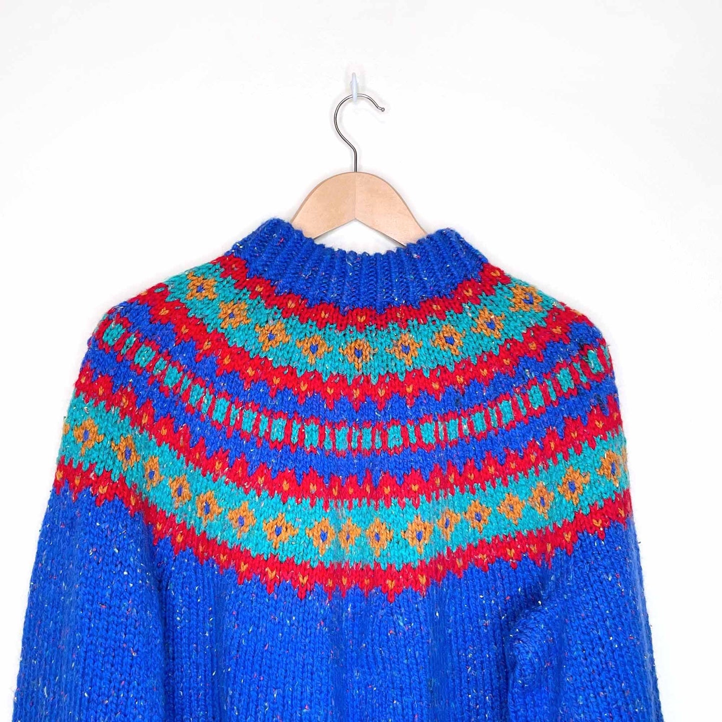 vintage hand-knit nordic crewneck pullover sweater - size medium