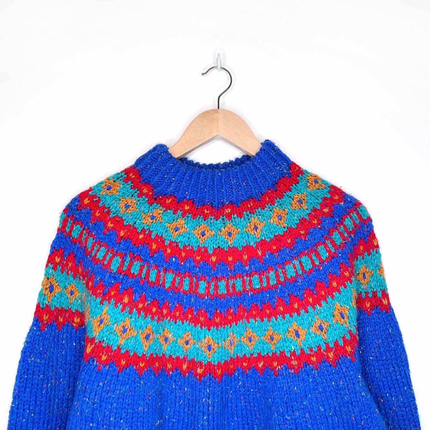 vintage hand-knit nordic crewneck pullover sweater - size medium