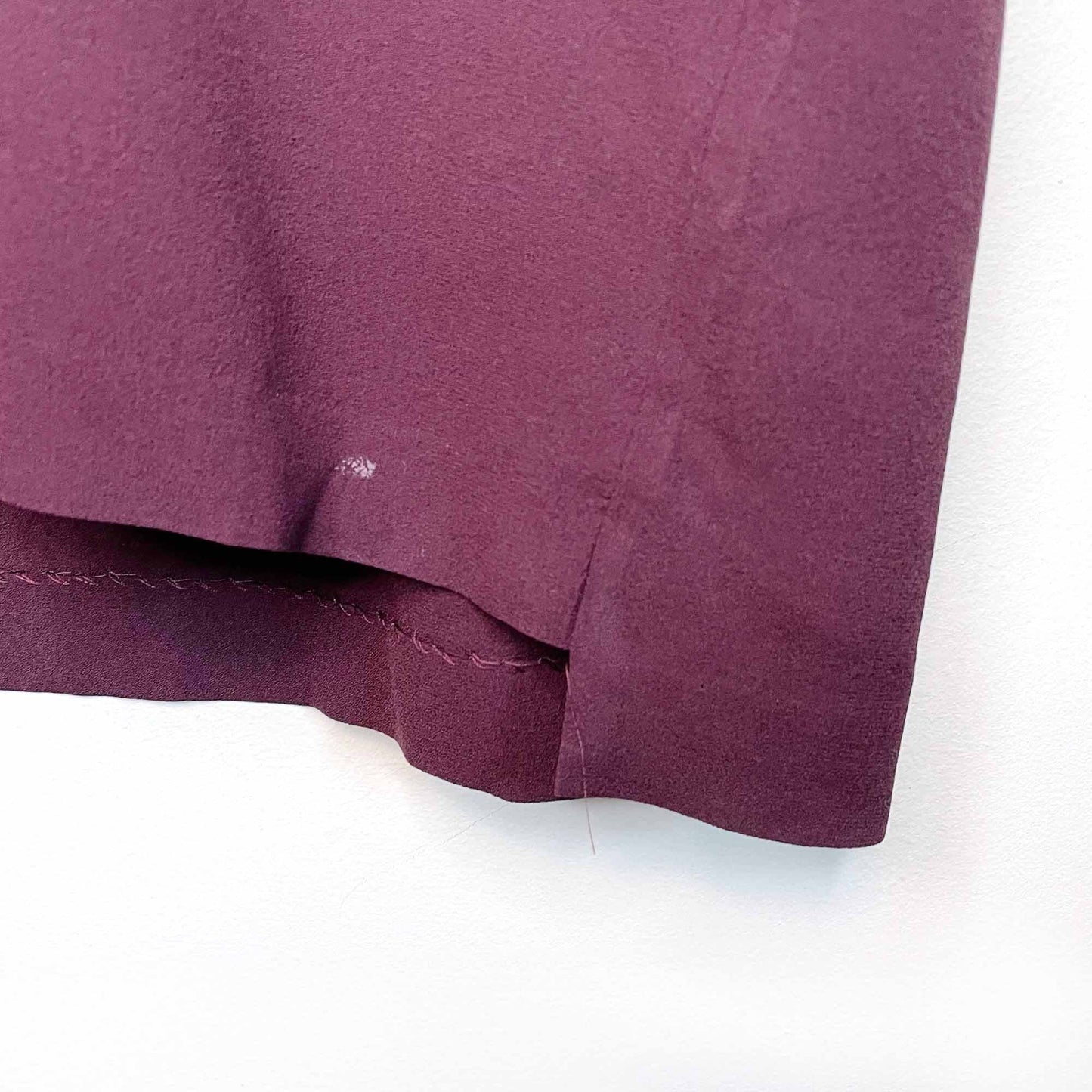 aritzia t babaton colour block silk crepe connor tee - size medium