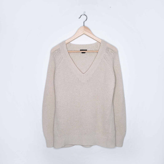 Theory 100% cashmere v-neck ribbed knit sweater - size Small
