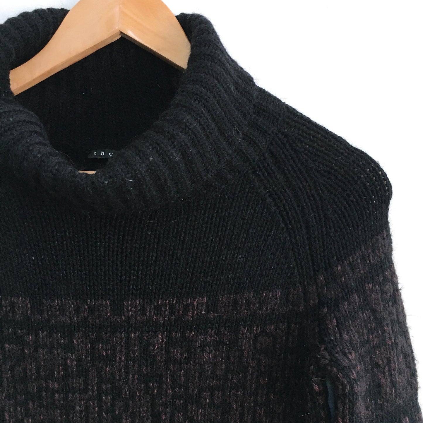 Theory wool-blend turtleneck - size Small