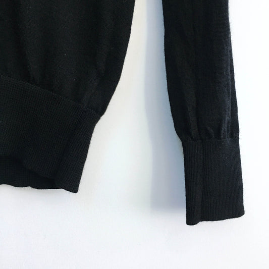 Theory V-neck Sweater - size Small