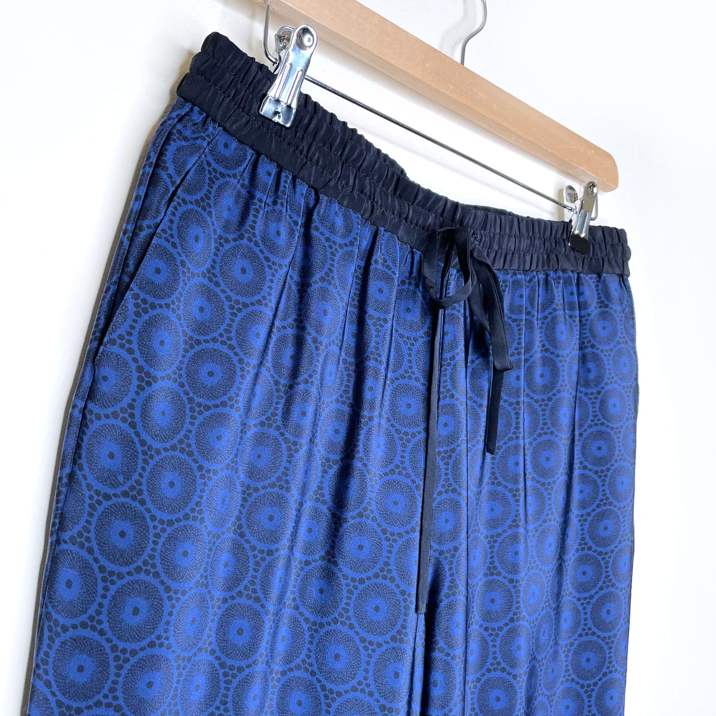 tibi blue black patterned high rise silk drawstring joggers - size 6