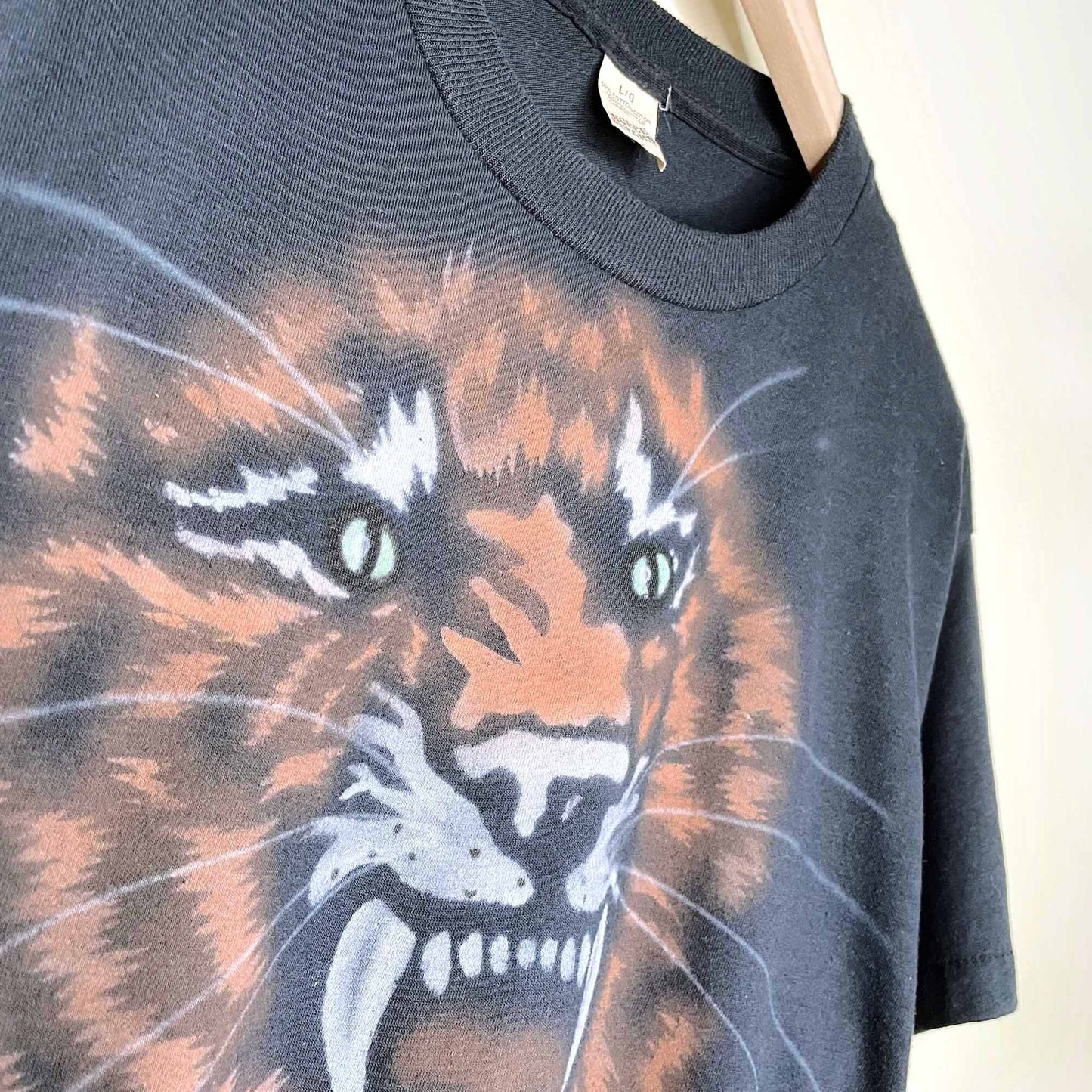 vintage 70's custom art signed crop tiger tee - size large