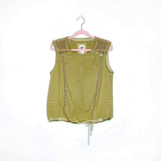 tiny anthropologie sleeveless eyelet top - size xs