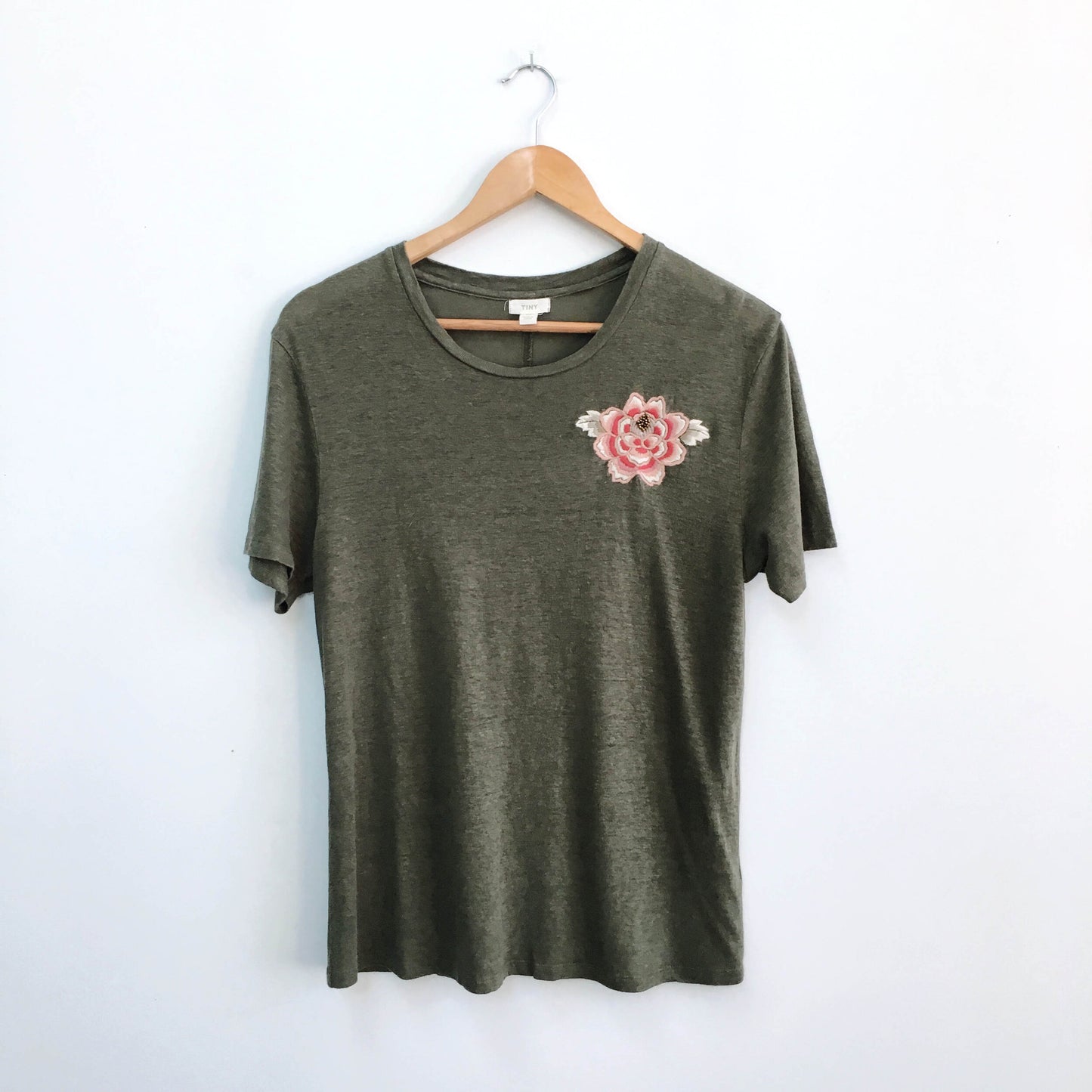 TINY Anthropologie Linen Rose Tee - size Medium