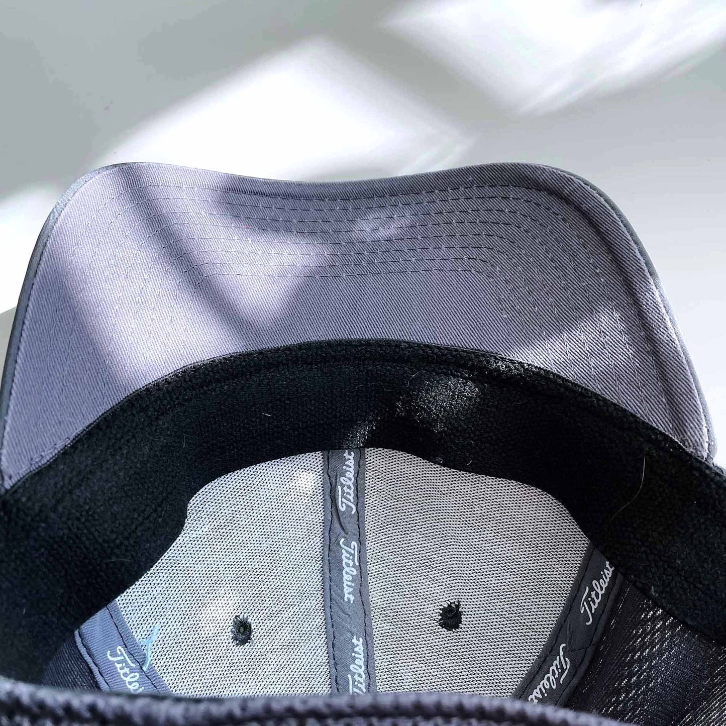 titleist full back pro v1 hat - med/large