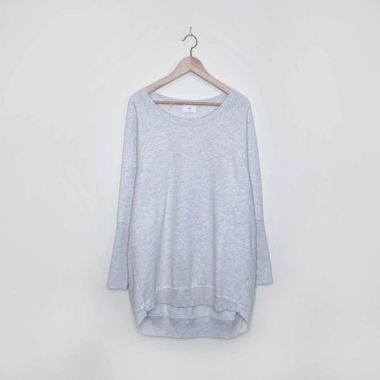 t. la oversized lightweight cocoon sweatshirt - size large