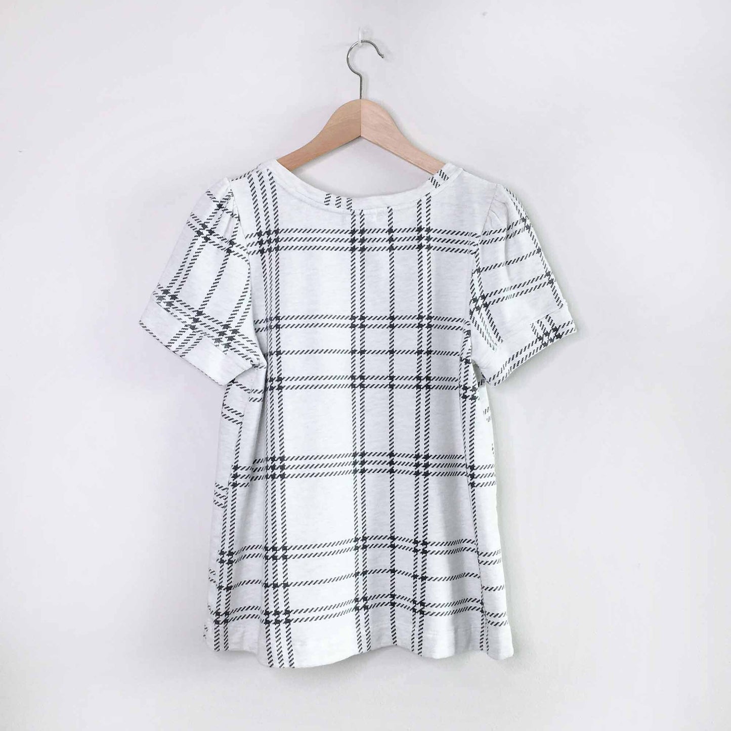 T. la Ani Houndstooth sweatshirt tee - size Medium