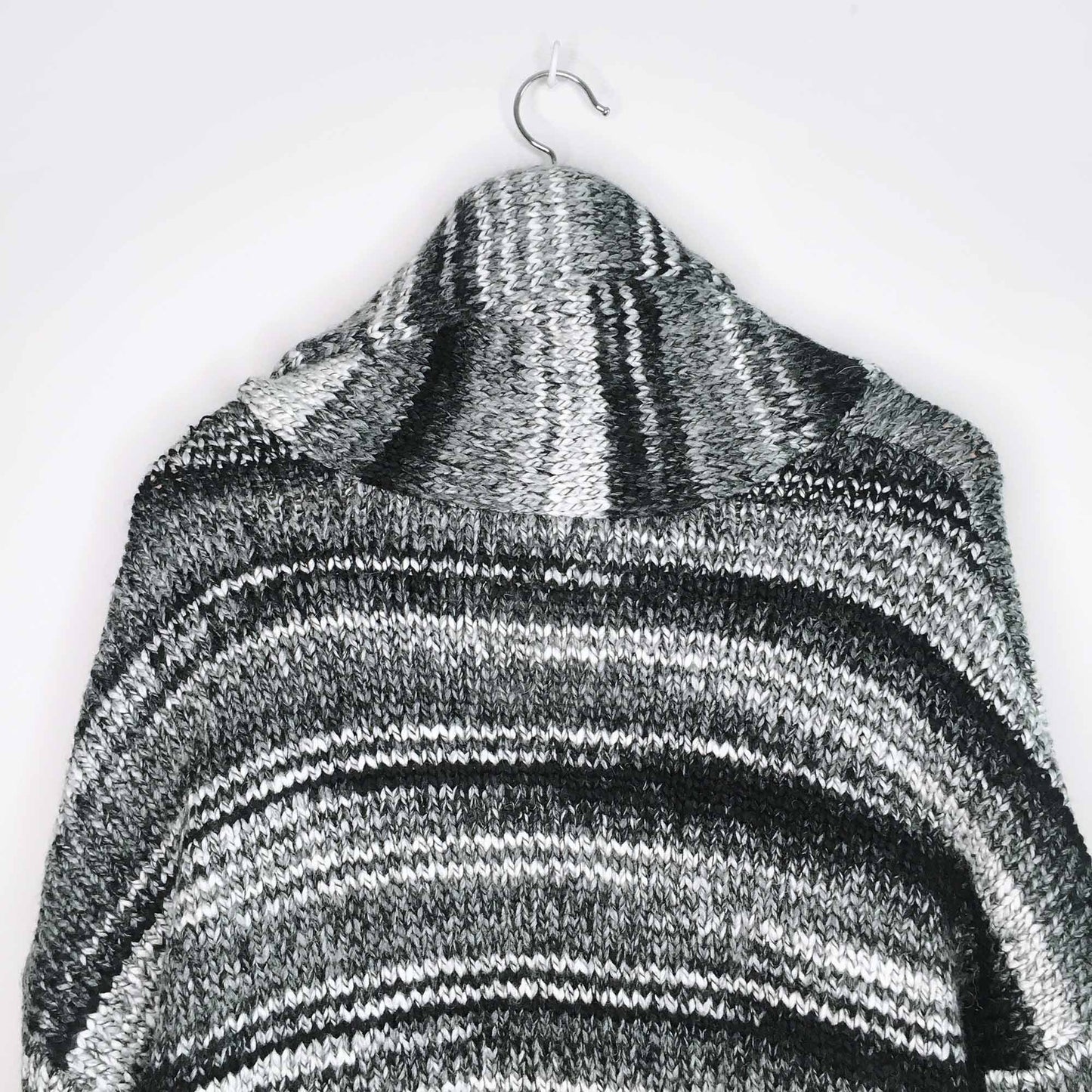 t.la anthropologie chunky wool-blend cardigan - size small