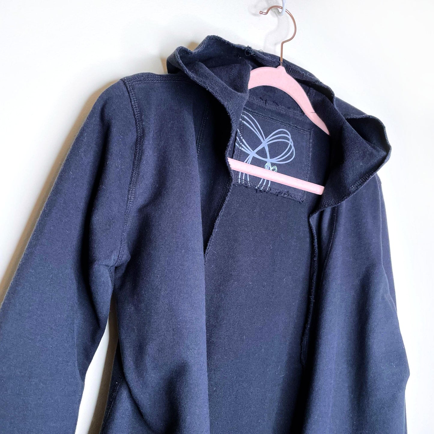 tna action black wrap hoodie - size small