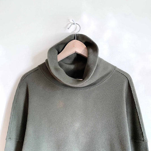 Tna thermal cowlneck waffle long-sleeve - size Large